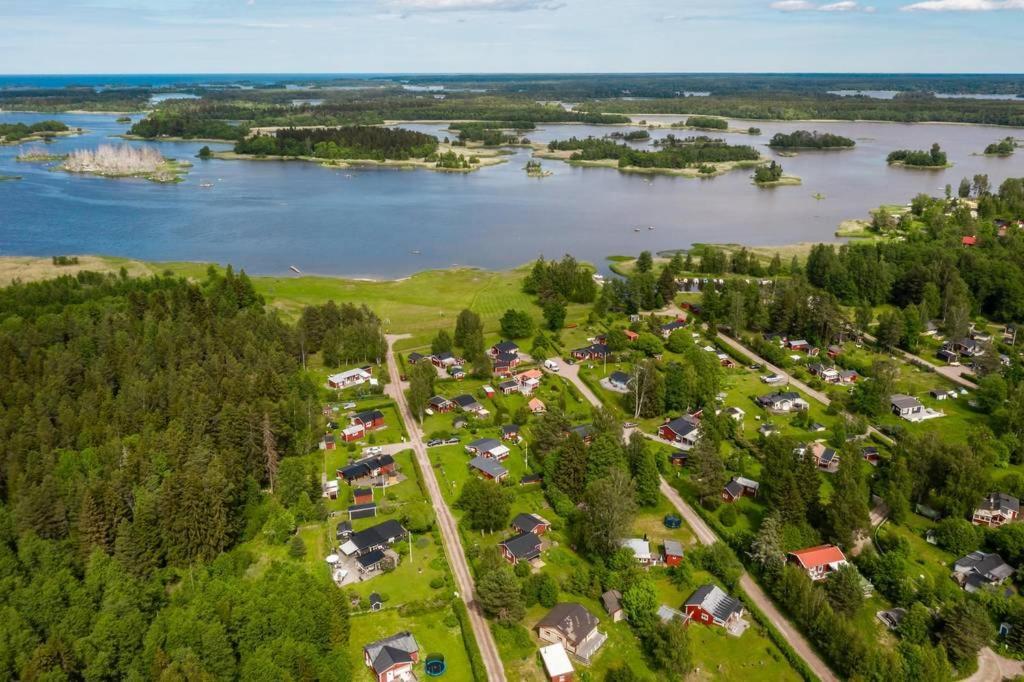 Вилла Karlholm Snatra Stugomrade Karlholmsbruk Экстерьер фото